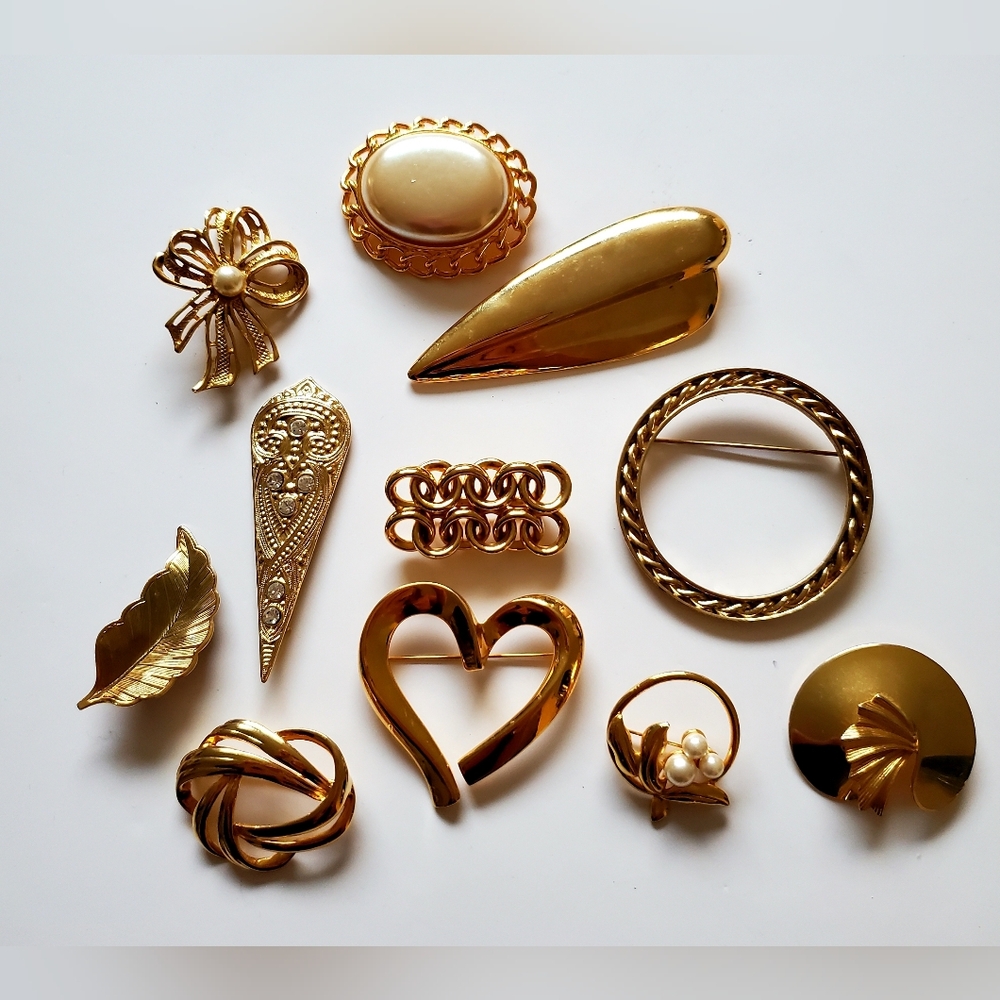 Elegant Gold Tone Brooch Lot 11pcs Bundle Set Gifts | Very Good Condition *READ